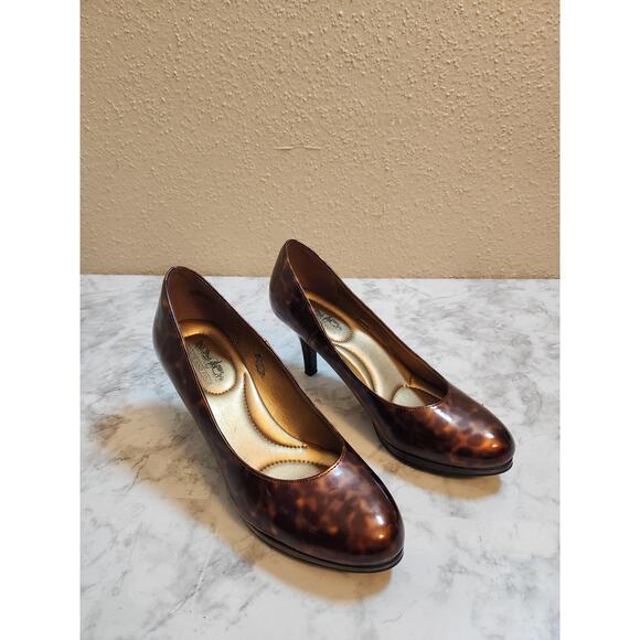 Coach and Four Womens Brown Patent Leather Pump Round Toe Stiletto Heel Size 6.5 - Picture 1 of 10